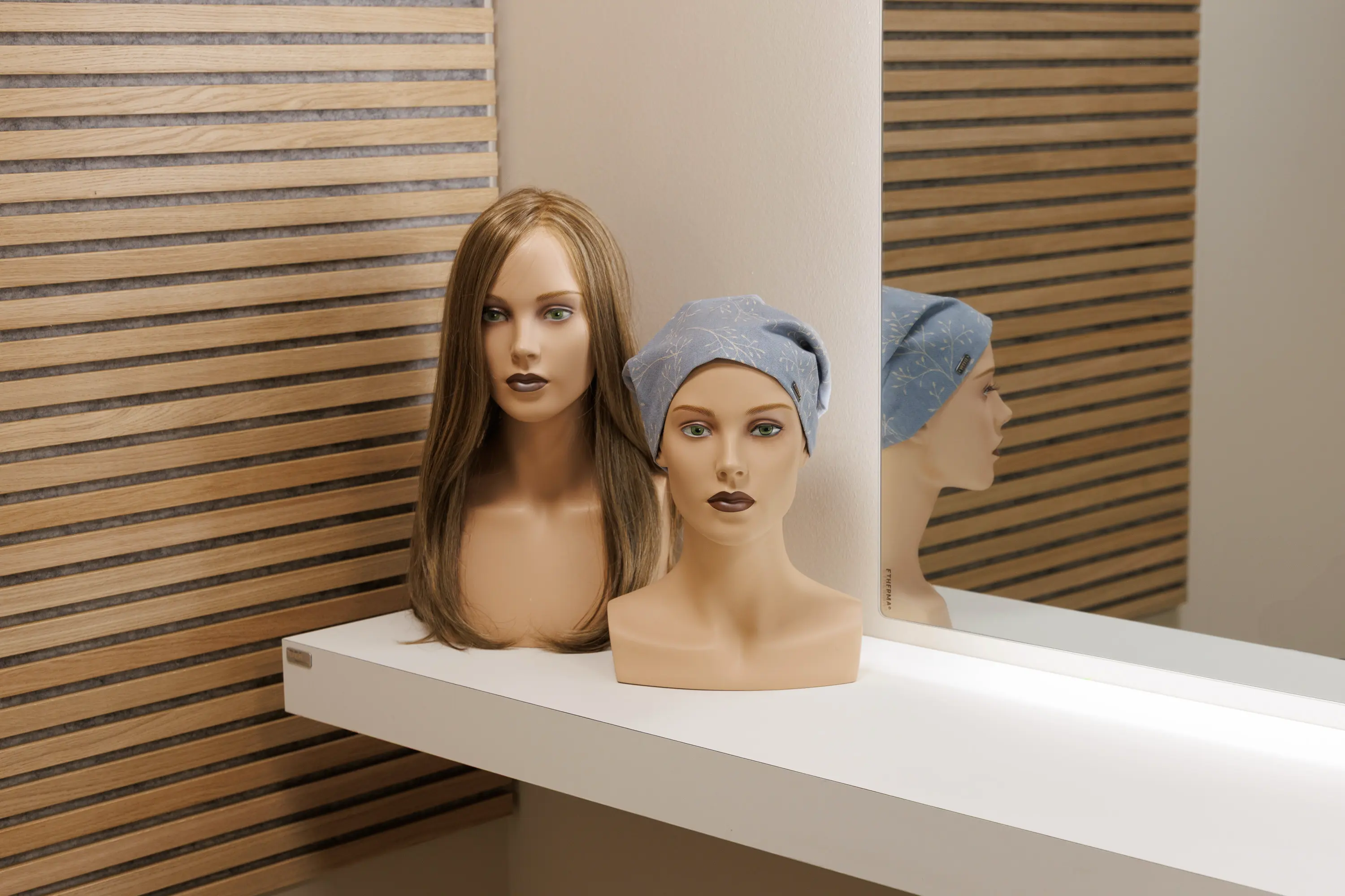 Rothkäppchen Perücken Extensions Studio Osnabrück 41